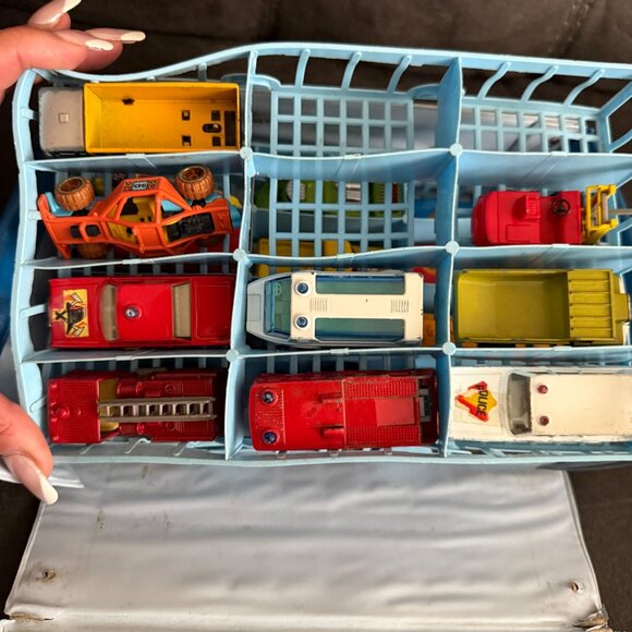 Matchbox Carry Case With Die-Cast Cars - Pre-Owned Vintage Collection - Picture 4 of 7